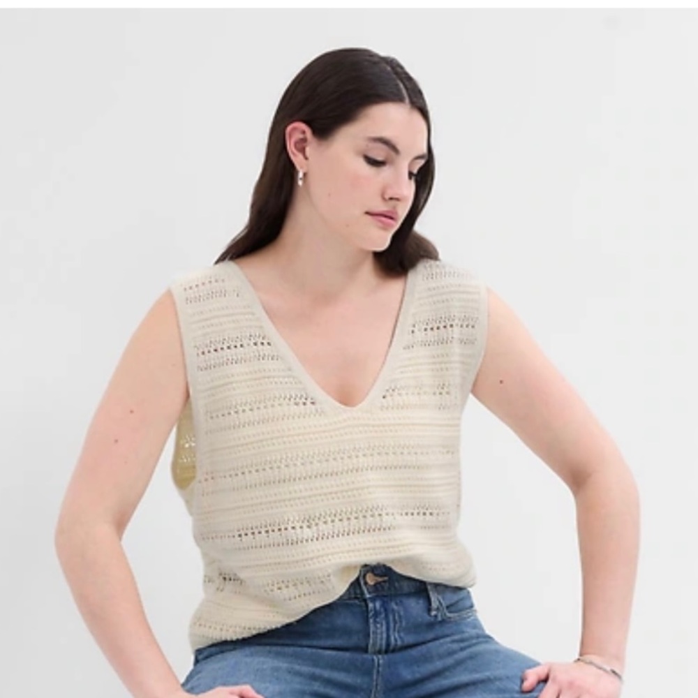 NWT - Gap crochet V-neck sweater tank top, size XL, color cream (off white)